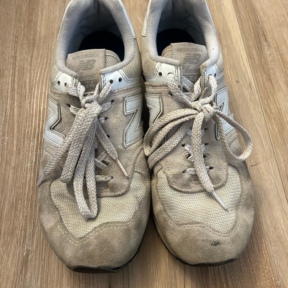 New Balance Women’s Gray Sneakers